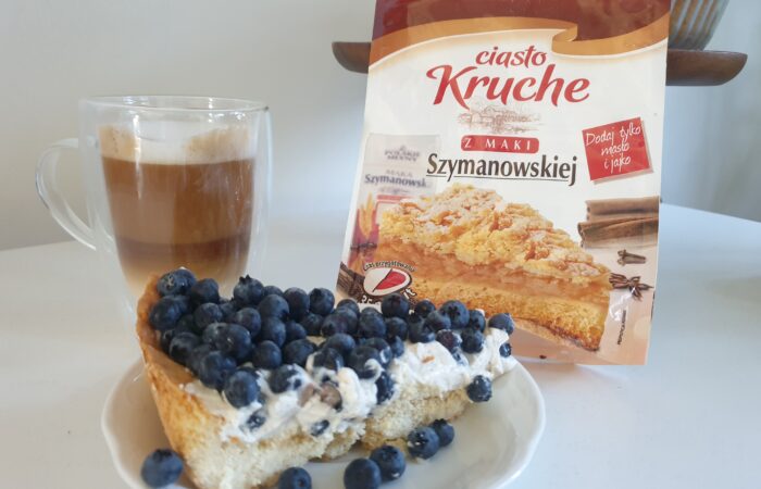 Tarta na kruchym spodzie z serkiem mascarpone i borówkami